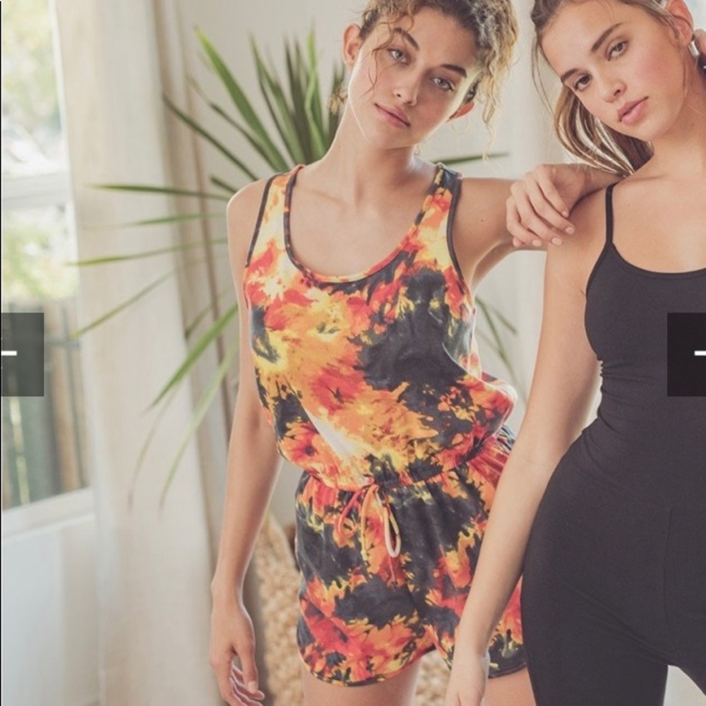 TIE DYE PRINT KNIT SCOOP NECK SLEEVELESS ROMPER